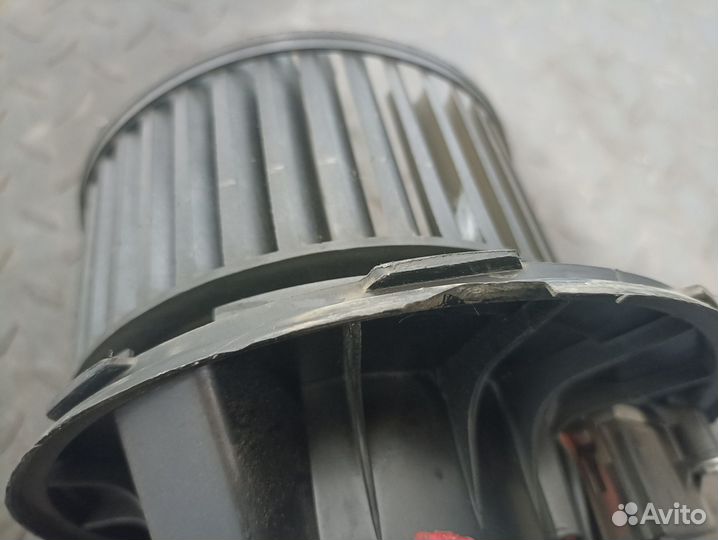 Моторчик отопителя для VW Passat B6