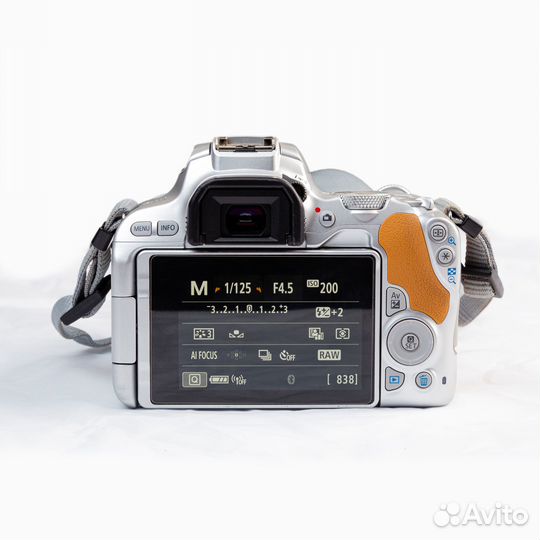 Canon eos 200D + 18-55mm STM