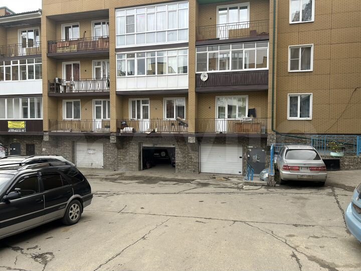 Гараж, > 30 м²