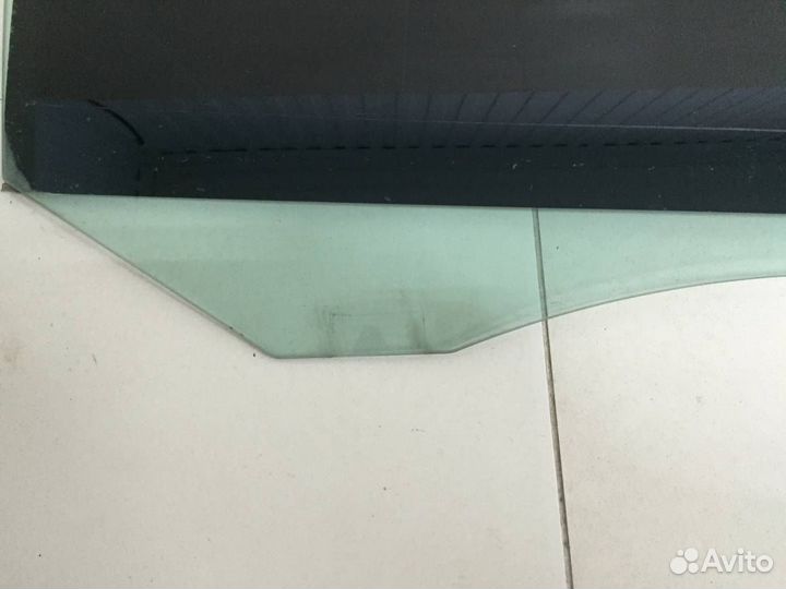 Стекло двери задней правой Ford Focus 2 DB 2008-2011