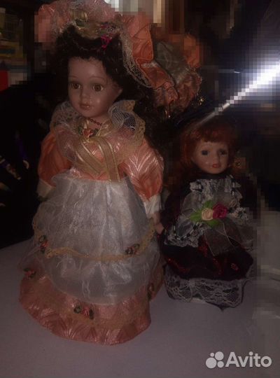 Кукла фарфоровая