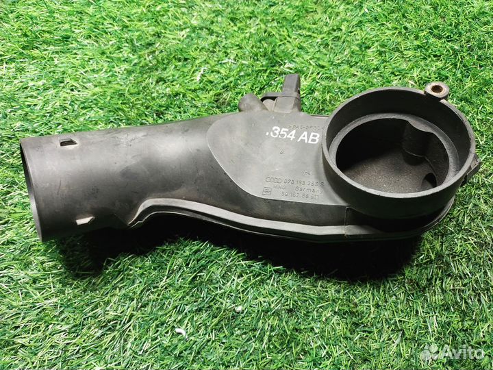 Патрубок воздушного фильтра Volkswagen Passat B5 V