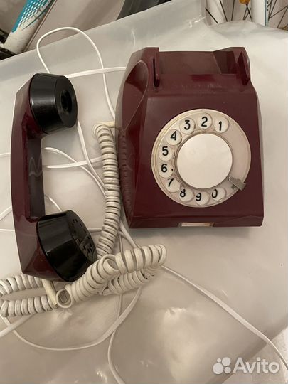 Старый стационарный телефон