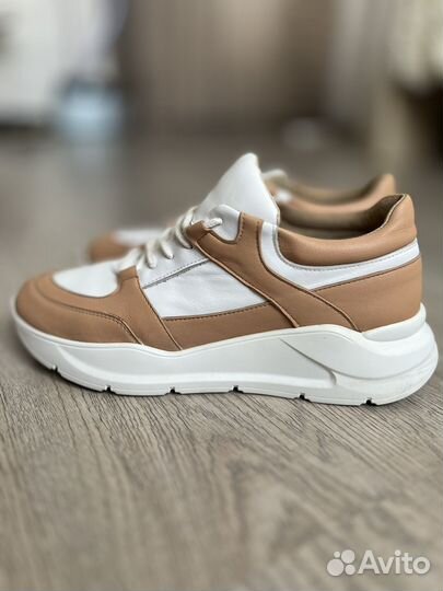 Кроссовки женские 43р