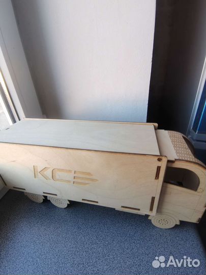 Сувенир коробка автомобиль KCE