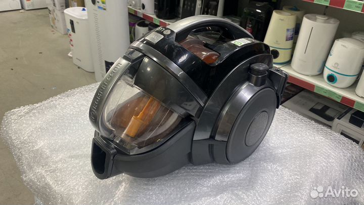 Пылесос LG Kompressor VK89383HU