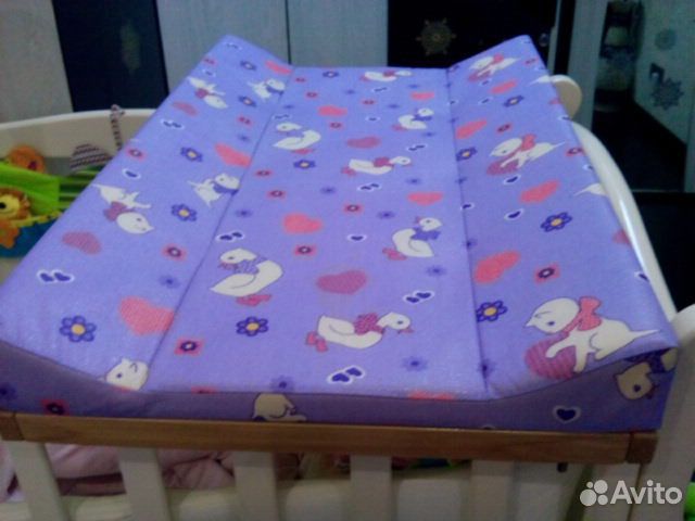 Пеленальная доска на кроватку