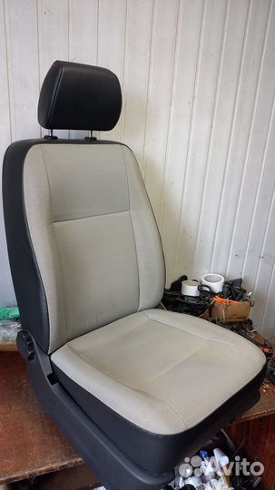 Сиденье водительское Фолькцваген Транспортёр Т5,Т6