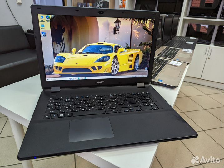 Шикарный ноутбук 17.3 большой экран 4 ядра SSD