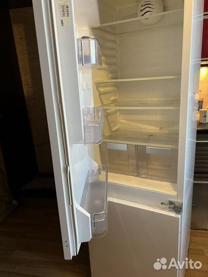 Холодильник Whirlpool