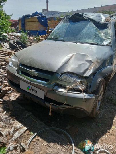 Chevrolet Niva 1.7 МТ, 2005, битый, 72 000 км