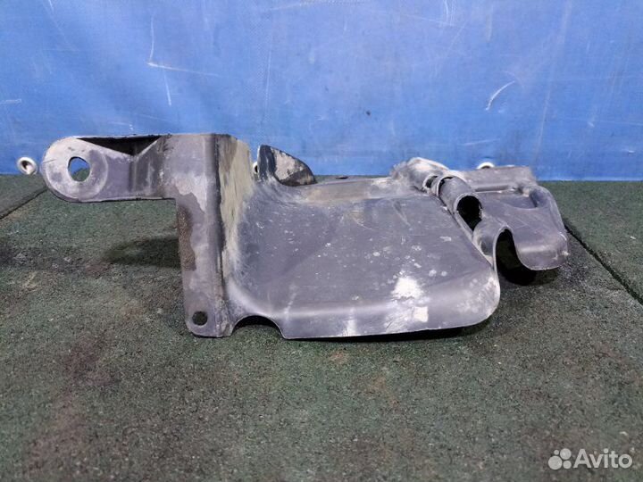 Подкрылок передний левый Renault Logan 1 седан