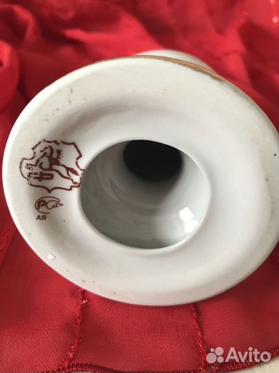 Подсвечник фарфоровый