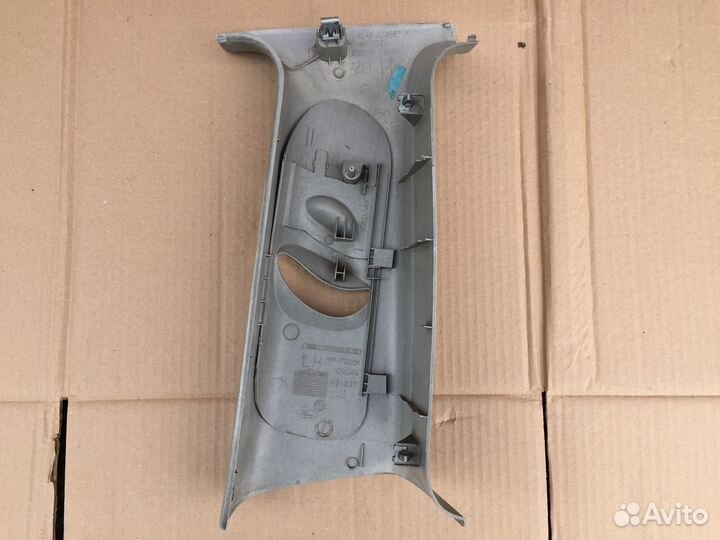 Облицовка стойки левая 98ABA24583 Ford Focus 1