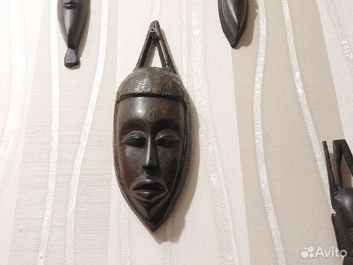 Африканские маски из дерева