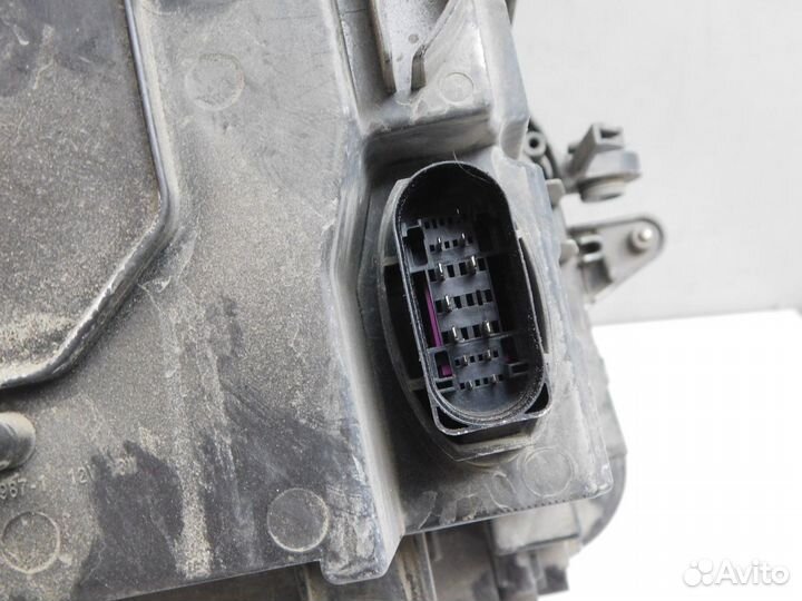 Фара левая Volkswagen Tiguan