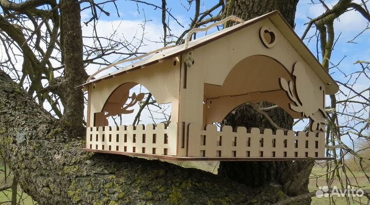 Кормушка для птиц из дерева