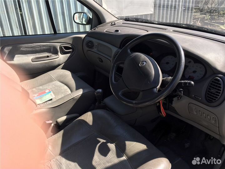 Разбор на запчасти Renault Scenic