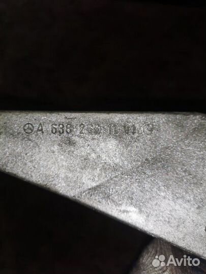 Кронштейн двигателя Mercedes Vito W638 OM 611 2002