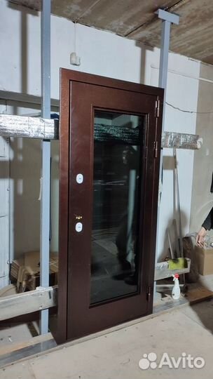 Дверь входная в дом со стеклопакетом терморазрыв