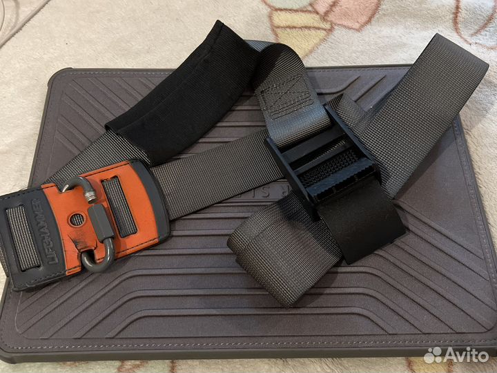 Регулятор высоты ремня безопасности