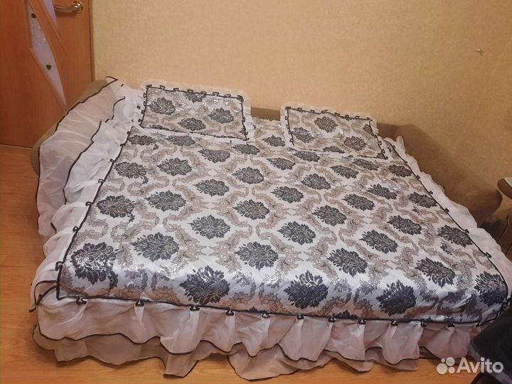 Новый комплект:покрывало и 2наволочки