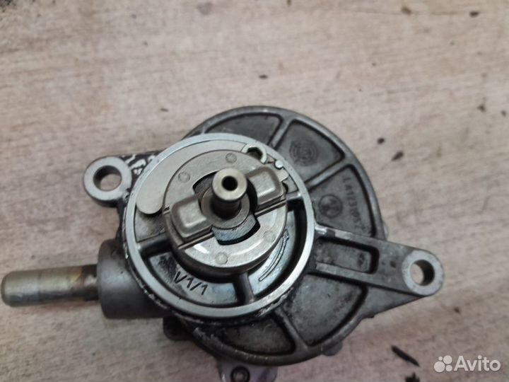 Насос вакуумный Mercedes-Benz Vito W639 (2003—2010)