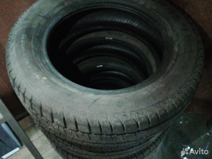 Kapsen SnowShoes AW33 205/65 R16