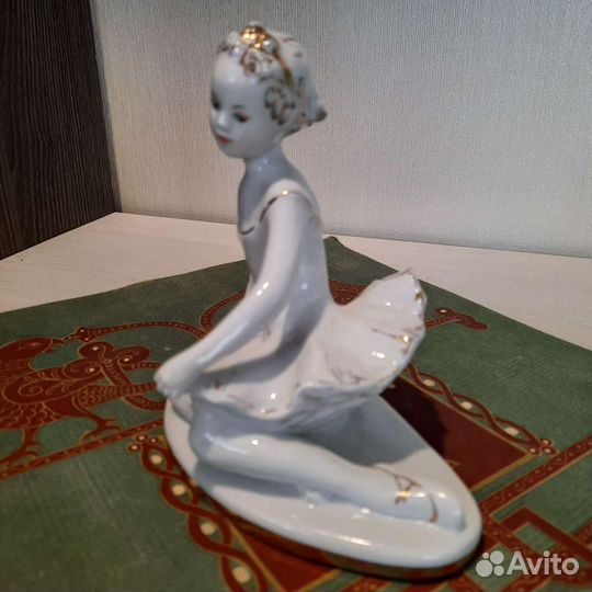 Статуэтка фарфор 