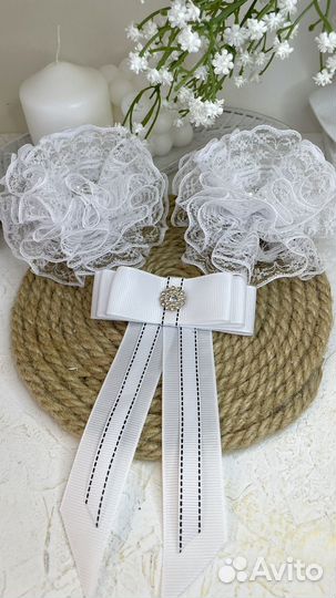 Белые бантики и галстуки в школу