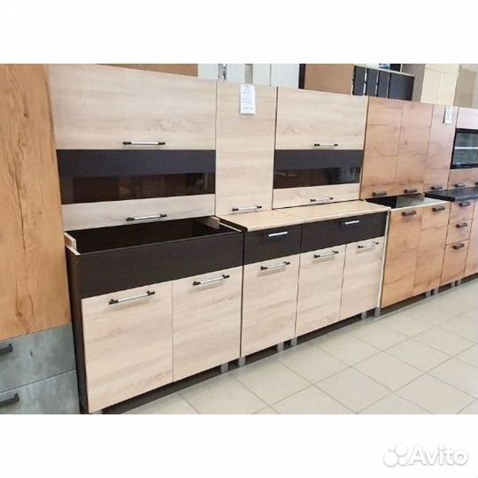 Новые кухни со склада. Цена за комплект 2 метра