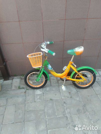Детский трехколесный велосипед бу