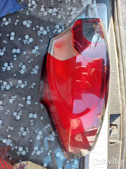 Левый фонарь