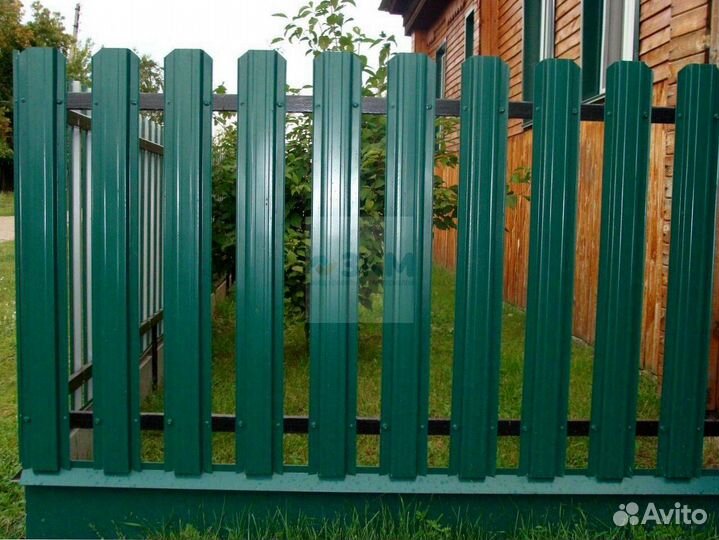 Забор из штакетника