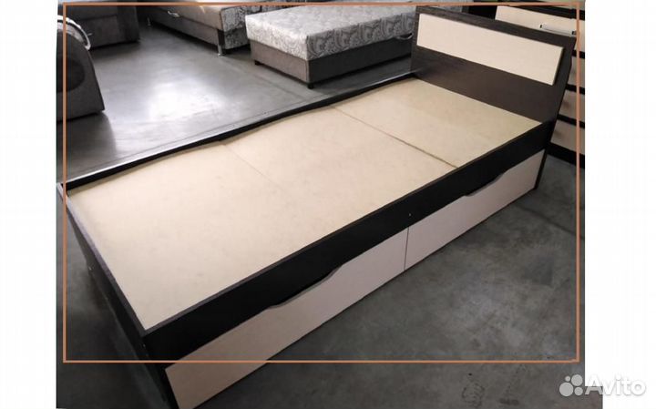 Кровать с ящиками