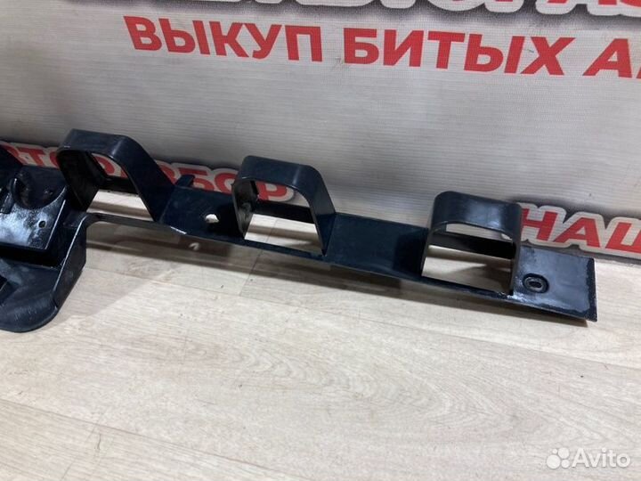 Крепление бампера заднее Ford Focus 3 хэтчбек 2012