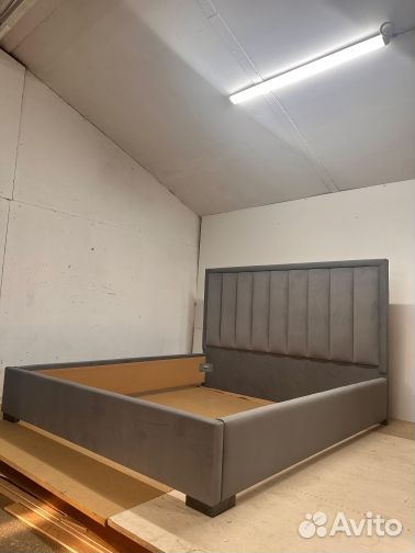 Стильная мягкая кровать