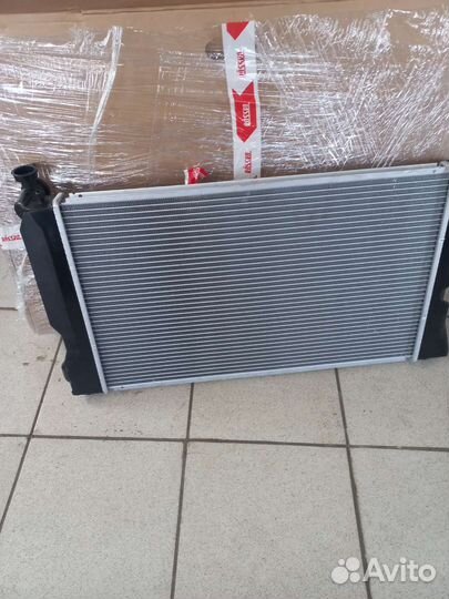 Радиатор toyota avensis авенсис