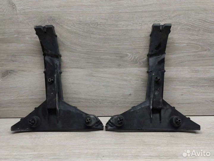 Кронштейн бампера Volkswagen Lt