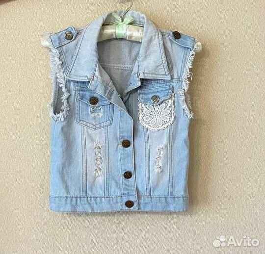 Джинсовая жилетка