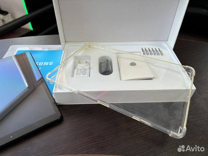 Samsung Galaxy Tab A 10.5 LTE SM-T595