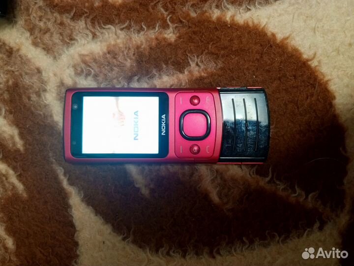Nokia 6700 Slide
