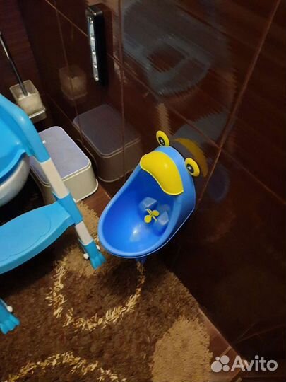 Сиденье на унитаз, писуар