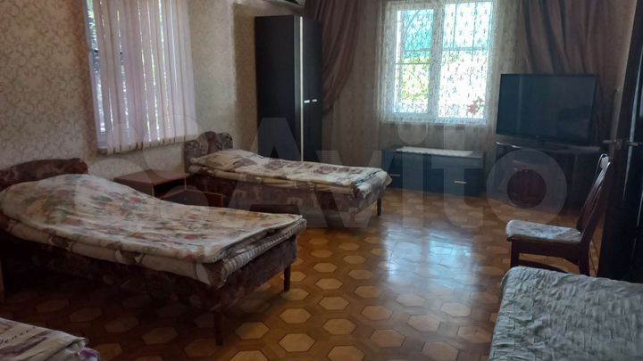 Дом 200 м² на участке 5 сот.