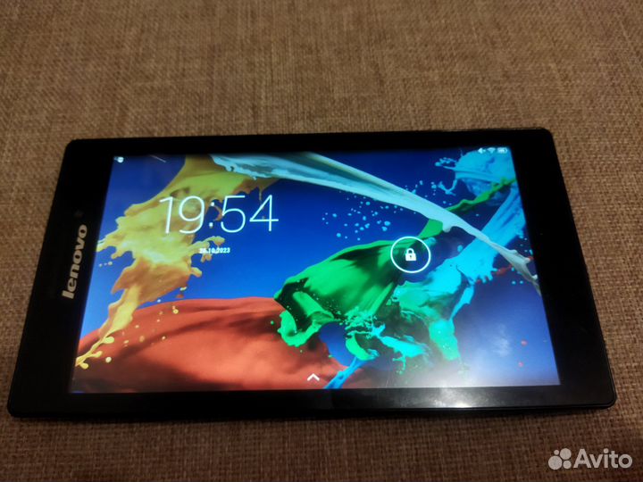 Планшет Lenovo TAB 2 A7-20F