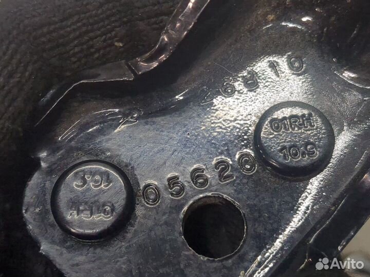 Петля двери Ford Explorer 2019, 2020