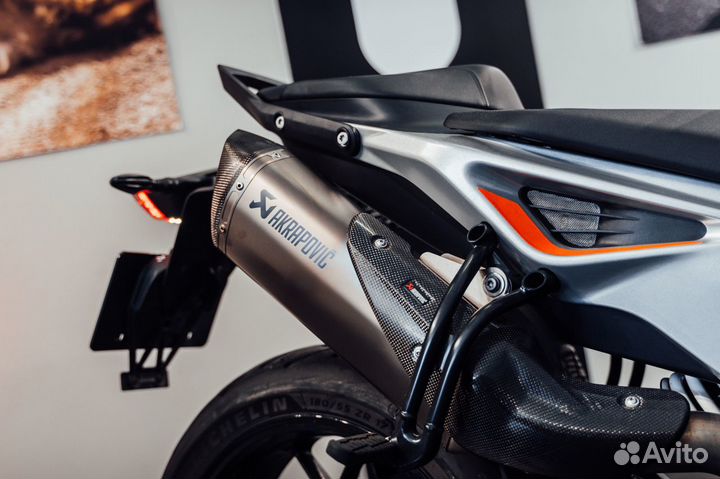 KTM 790 duke akrapovich exhaust