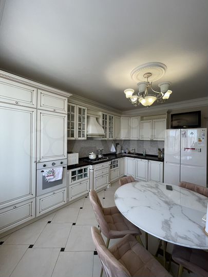 4-к. квартира, 143 м², 5/8 эт.