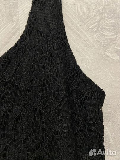 Платье на бретельках кружево