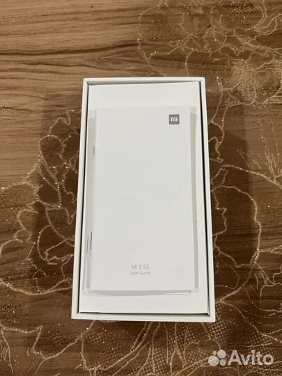 Телефон Xiaomi mi 9 se